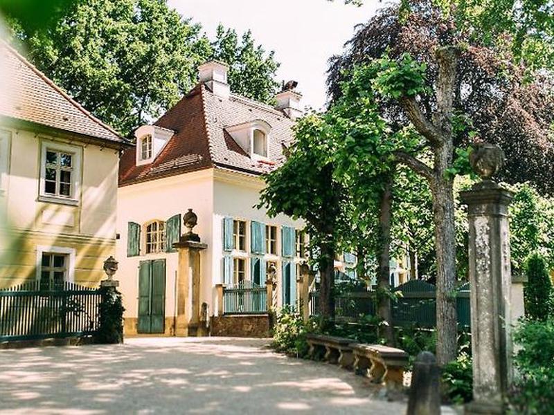 8729414046A9C93BDFA15A6D77D6F8EB