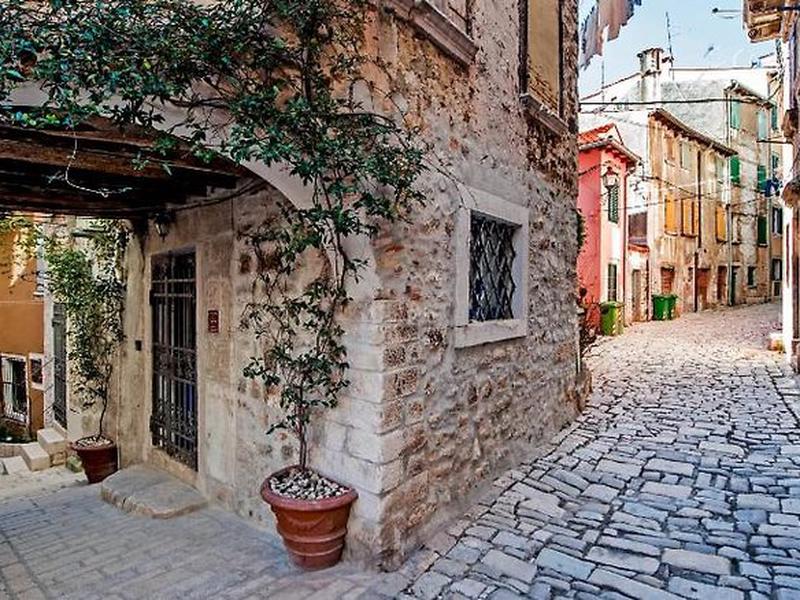 D38B230E533AFA1B5D74C3628F7C1DA4