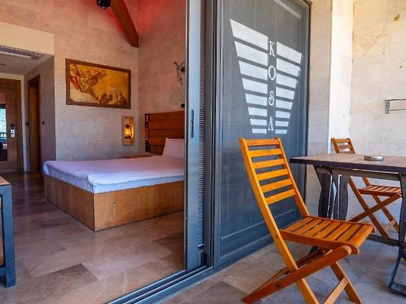 22E8D70F6CF9A461885536BA1703077C