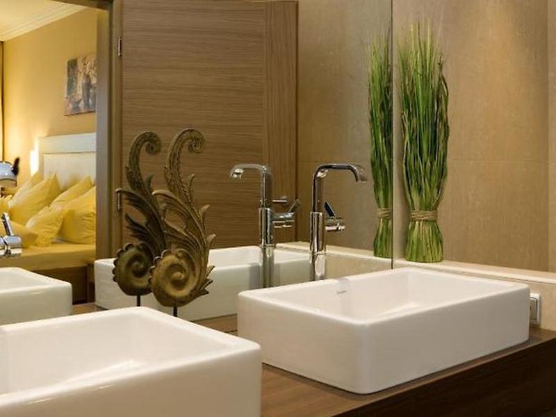 67AA3AE1A9FA552520076DDCFA3083CC