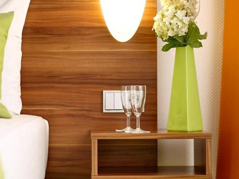 35FE2AC1F2139849D8C30D1ACDC99643