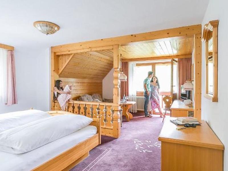 86D07557A10576887D2FBA225D806FE5