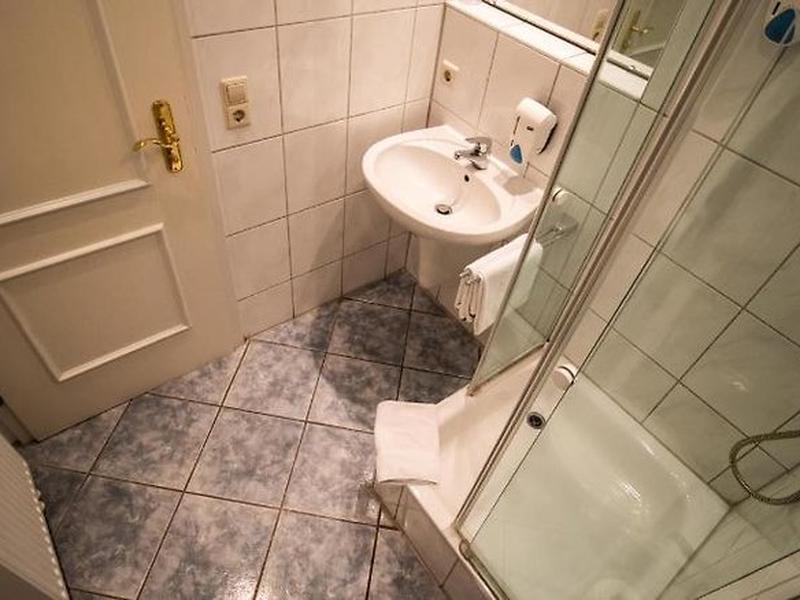 7BA457B5CF52FB50D36258F4F5D8EC93