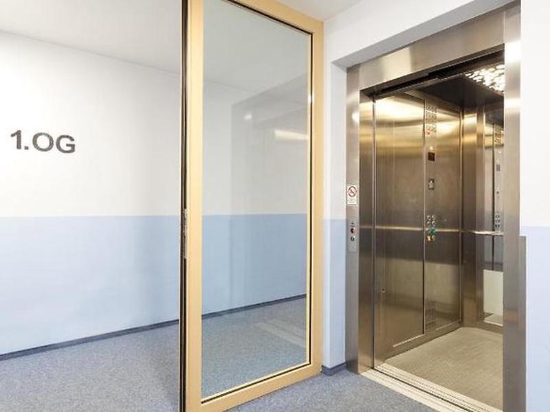 7B96CE3EDB432AD32E4BA6840CA451E9