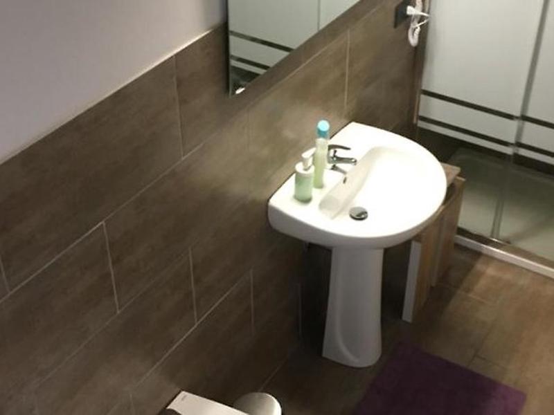 ABED0A8833E4D85F6C92BE155D2EA5E1