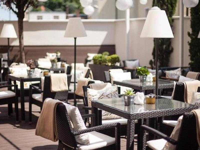 77A43CEA438734CAF177648B33AFE9E4