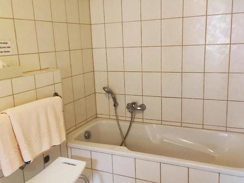 FB911868472E3B79499C49E0C001C74E