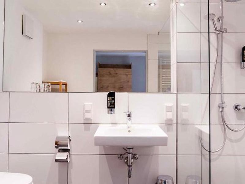 83EC79D82A97237CAFC9454C3A53C6B7