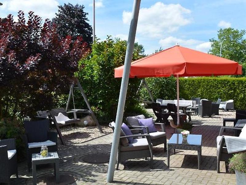 B6E7FCE7BBA90EAAE1786F6BE594B356