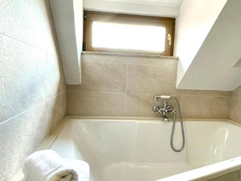 79B99973044F76BCA323F3113A5A189F