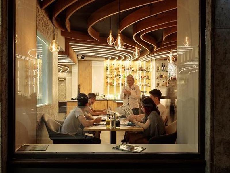 0D6953EA6E7090C0D4E37A8D4DA2AD29