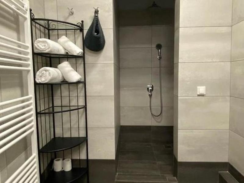 35A682699A941172BFD03877E6826DC3