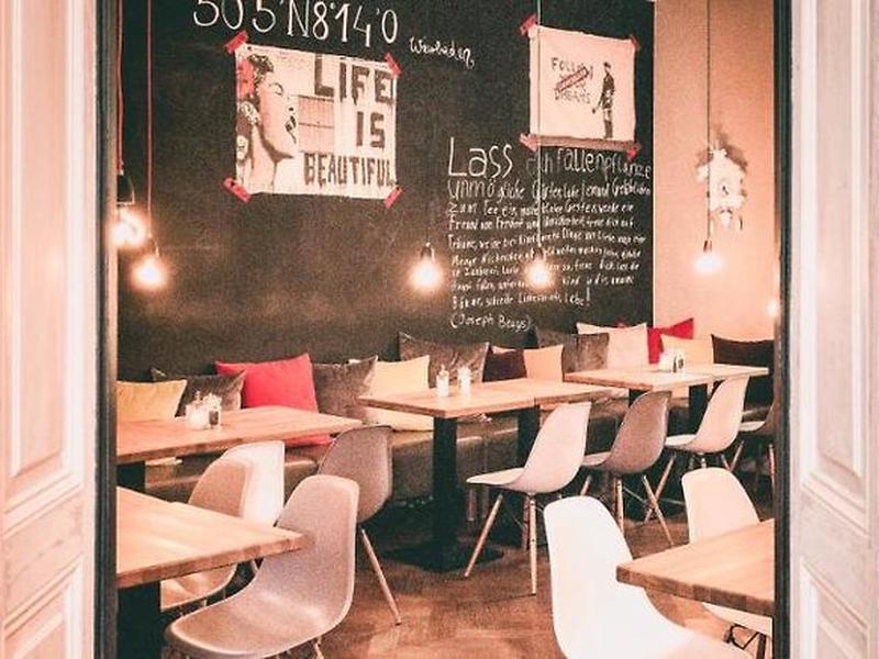 65AA42C064442396904D2D522A8D66B7