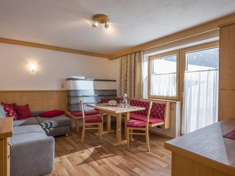 35D0561213293F914A852E07FE0D2643