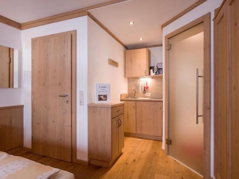 A87DB884A3EE1A6FAAF4068B1186BDE1