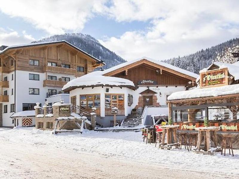 CB96B8767FF4B246CB957446EAD657CA