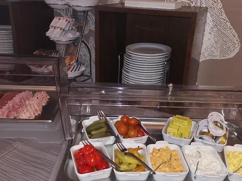 DFC422A345915F894F7A160F970087AB