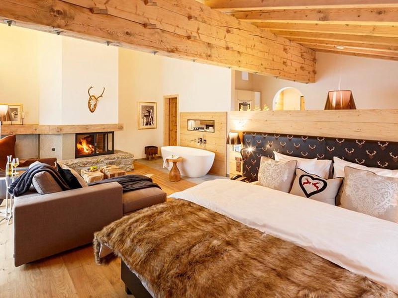 284733B6BC40C99998C4002CAAB1930D