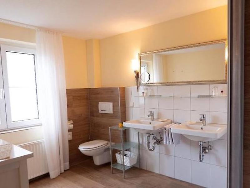 2C3CC2BB335757C5A431B3845AAB6538