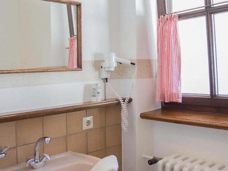 B0D05B1E17EFC2244C9D762E1F7F0504