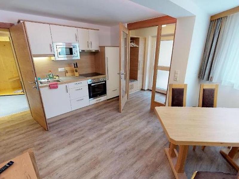 DB77126498B9D2E7CA8C15CBCA85ABE3