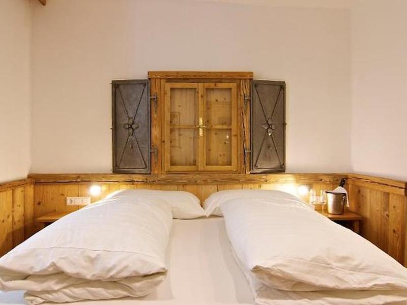 EE0F8968AEDBD86EFD43B12C9E322A63