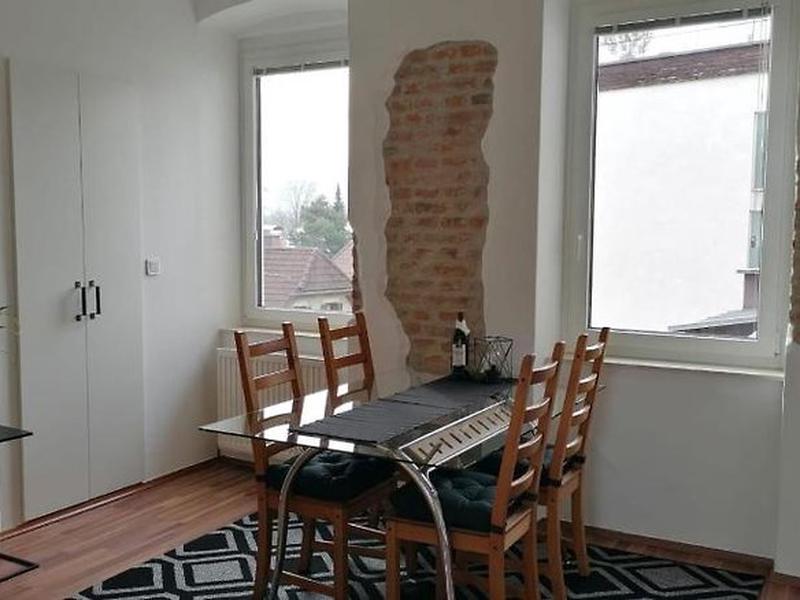 6B3E5CFEB3184299F4C9C088D1903F23