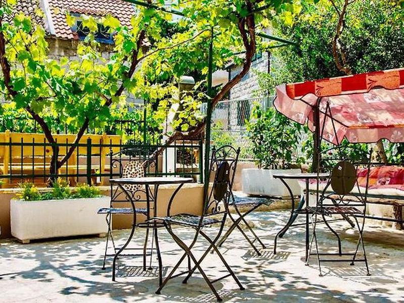 9C4E4F4024A4C3C4773BE8C86B81A1E7