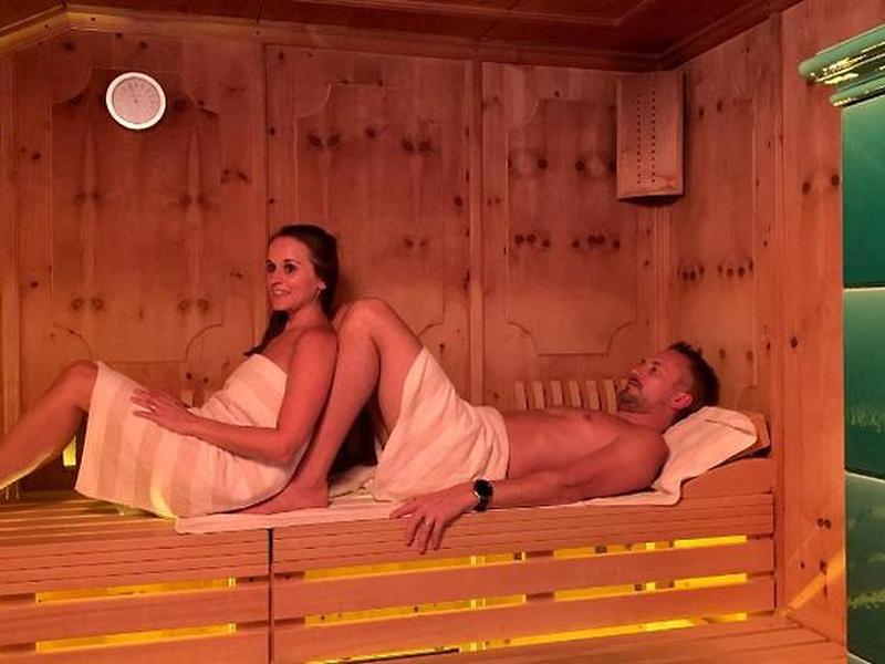 4F0AB4A403E4F1CBB01E475D5D3BA72B