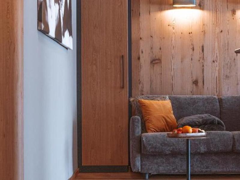 14DF88B93E4DE305A89E2AC21A8CC34C