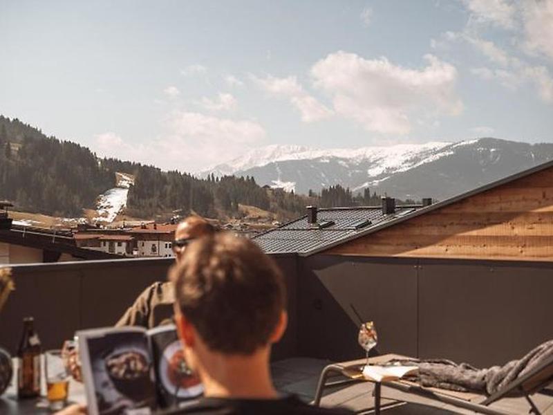 B8D5C9D9FBF5FF7FC41B6EFFAF6C3299