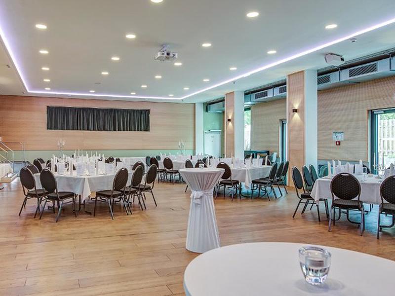 F2F2A652233394633CBA466190DE1C00