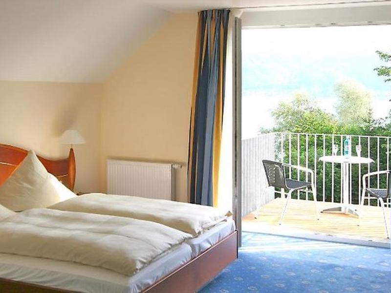 B95AA0273A4D72BAFB926F41D7A1B295