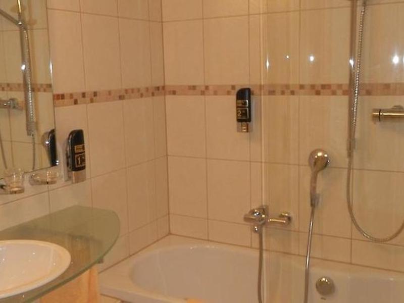 7C4104519E9D5C56927852943AA8B5D1