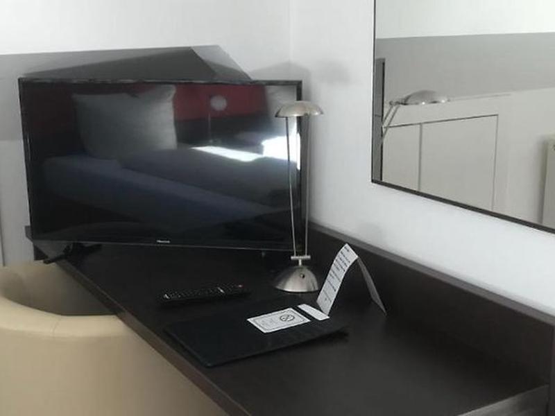 C4DA7290D45754B8B1D1528594227EF6