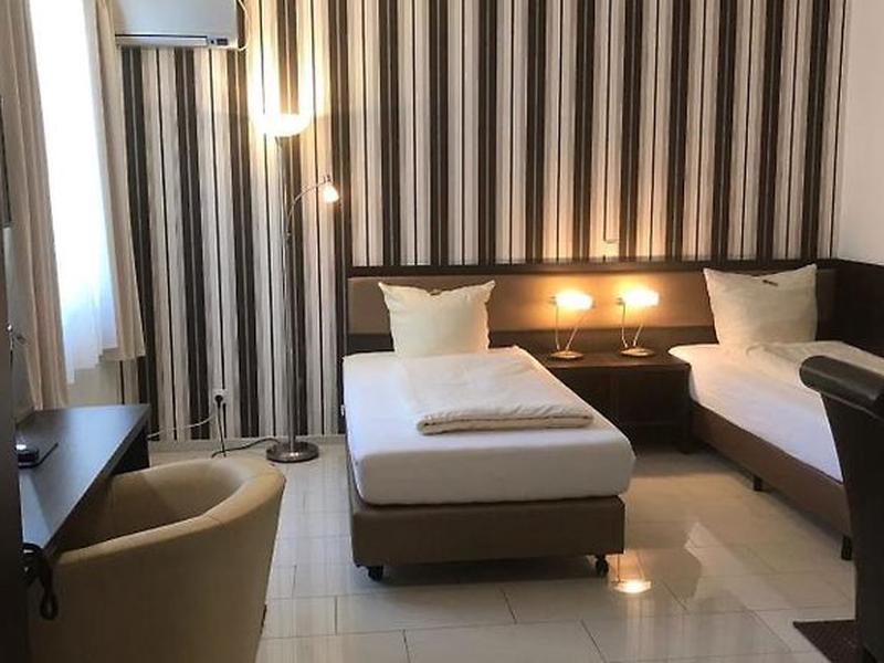 09F7D22489EDE75657AB7303702BC2B7