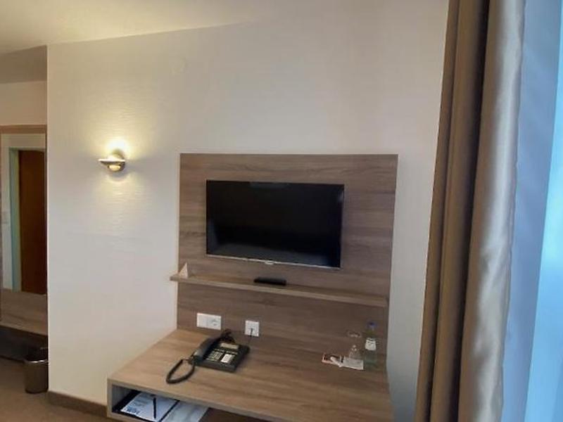 496ABF7AB3A2FD307E0AD06964E7E7BD