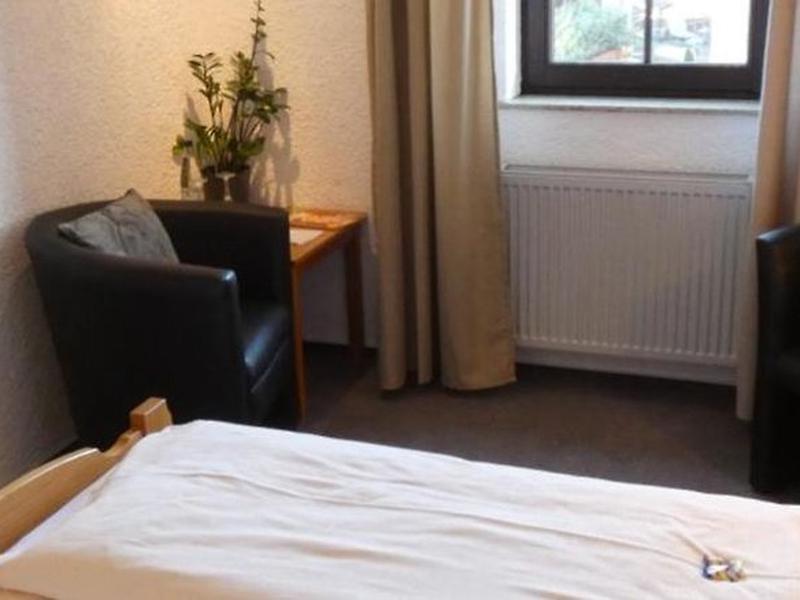 79A4F8450C14EEF796DBDF64D10F4E77