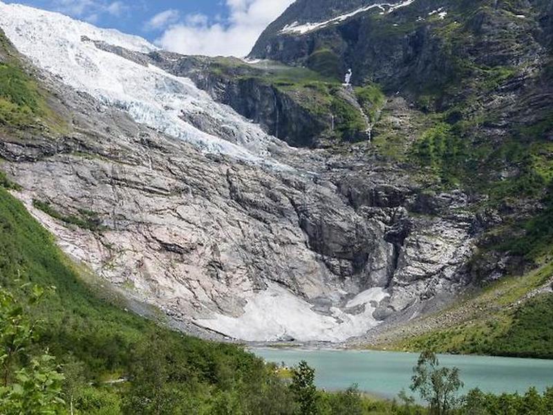 355DF63E058229E425AFD9399BB6C97F