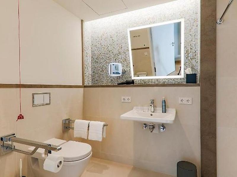 823CE68A82F5E66FD6DF61374944E6F5