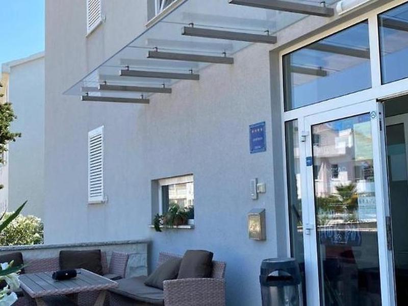 67305A1E7B329CB346643871398A7E4E