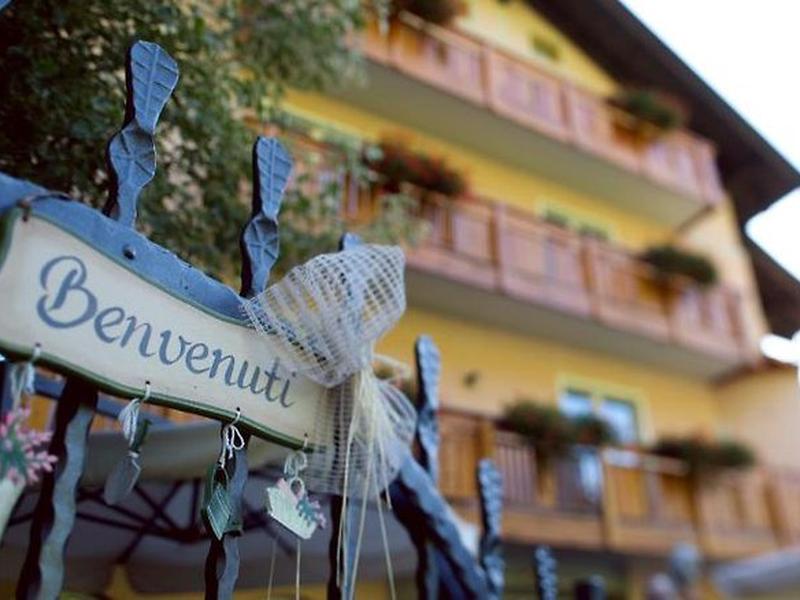 90643535F3D8A4A3ABEAE9BFE5E1E1C2