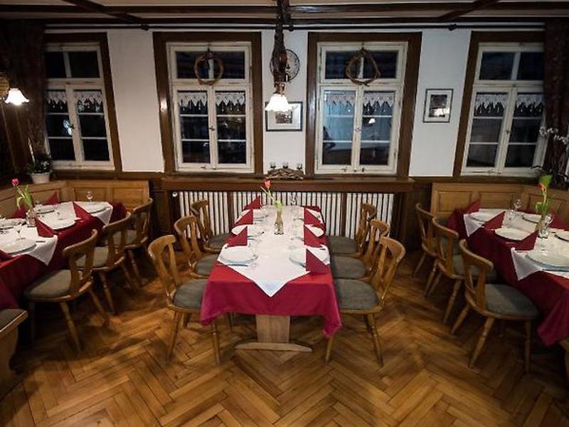 8D7DF22F7C7E3B55E2B5BD4BF1D9711C