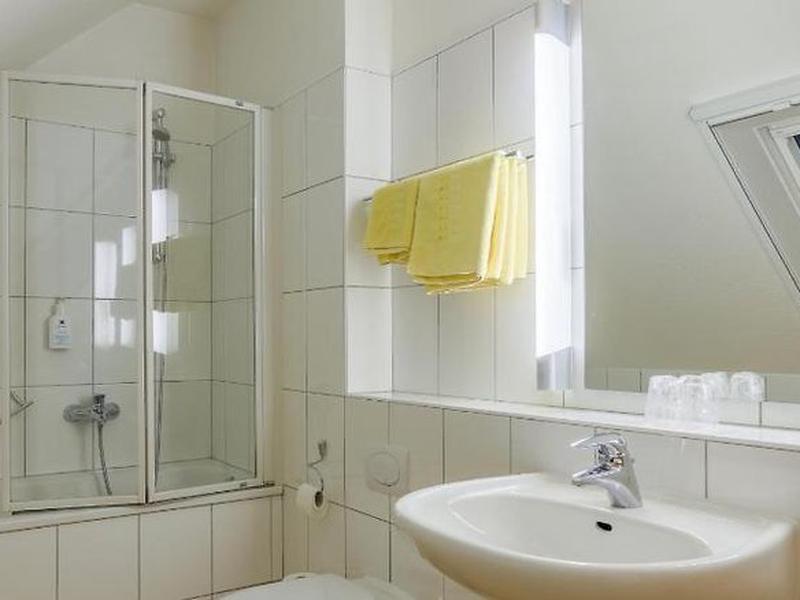 93673E2671966910270F8E2FC4C7CB3D