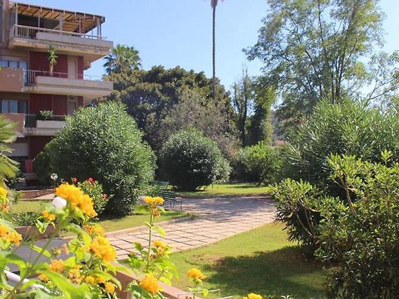 94AD81E0F0D54B16BD9B85D638EEBF35