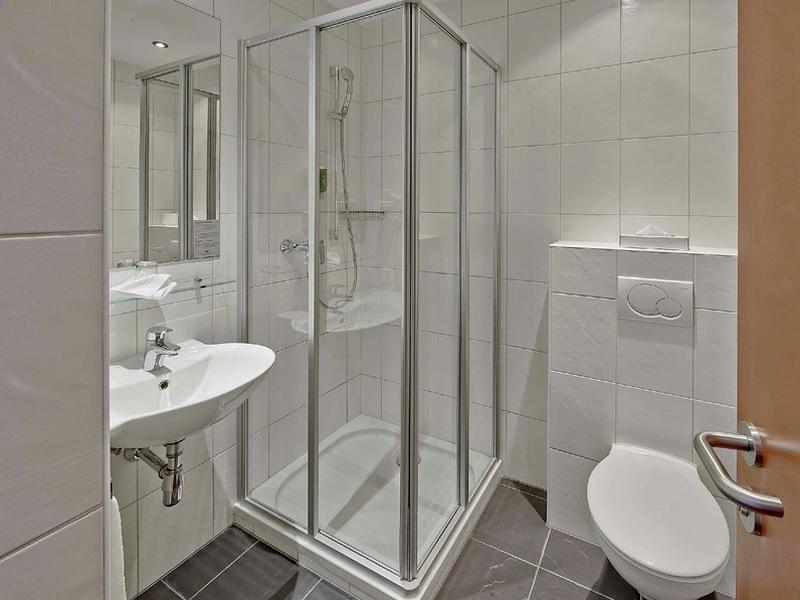 7010D2FB2C8F227C4A7AD25EE9F38675