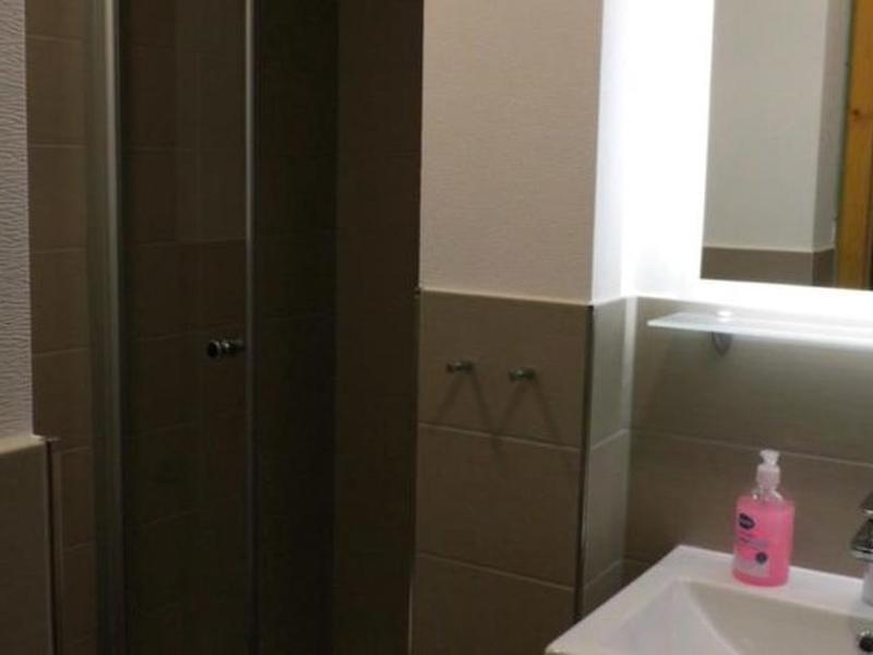 10C9008A55A5BD16CC5F994F15409000