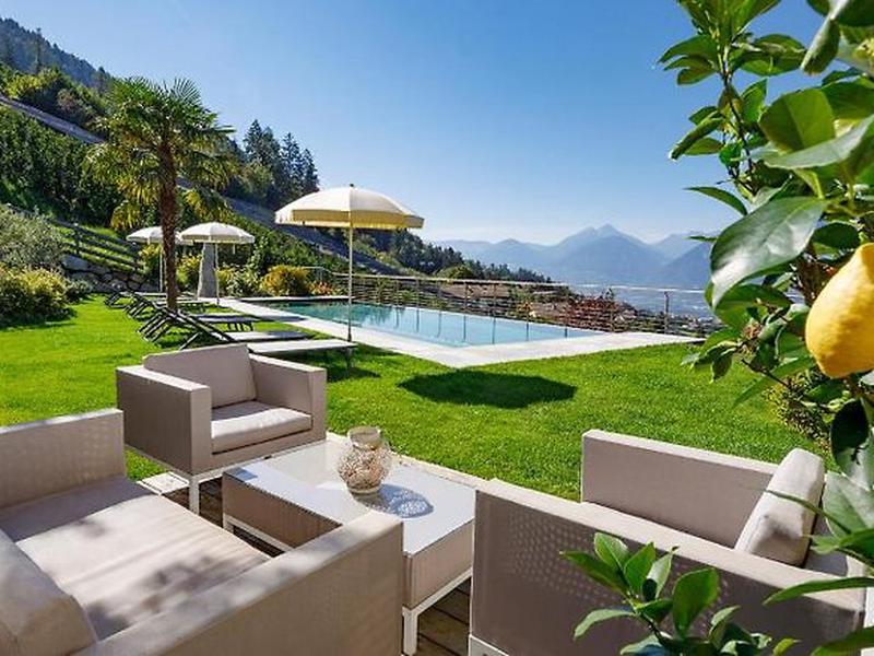 F3C22C056C0E7381AB3A7268B94E4BAD