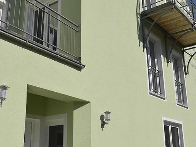 007149BA2EDD425B0FA93F5566F2E26B