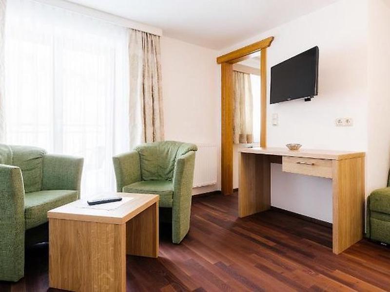 E1A2C12FD37E22777B1AD1D5E400A148